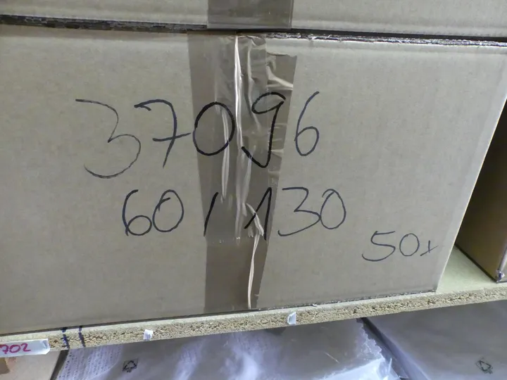 2x Karton Vorhänge Maße in cm ca. 60 x 130